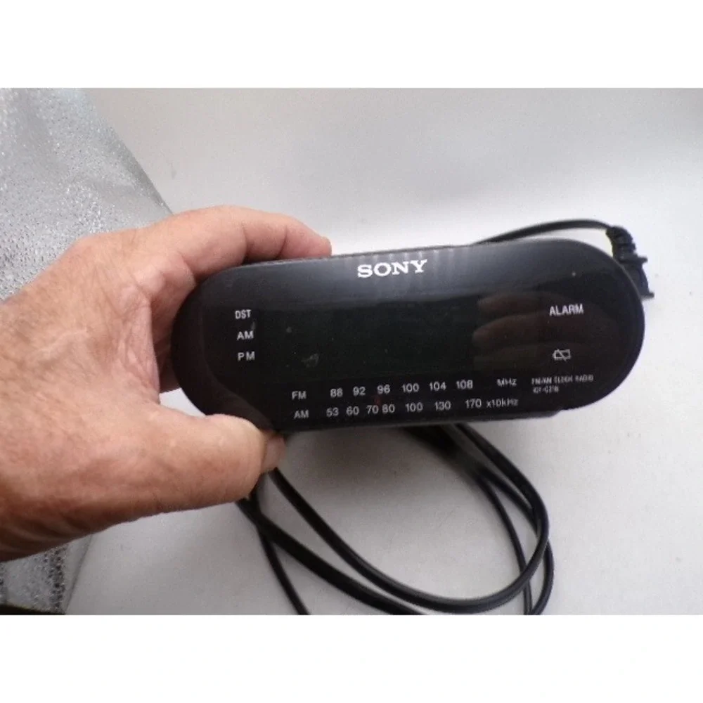 Sony Dream Machine ICF-C218 AM FM Clock Radio Auto Time Set Black Alarm Works
